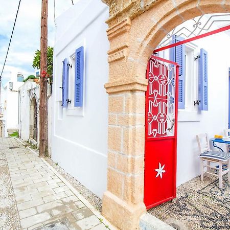 The Red Door In Koskinou Koskinou  Luaran gambar