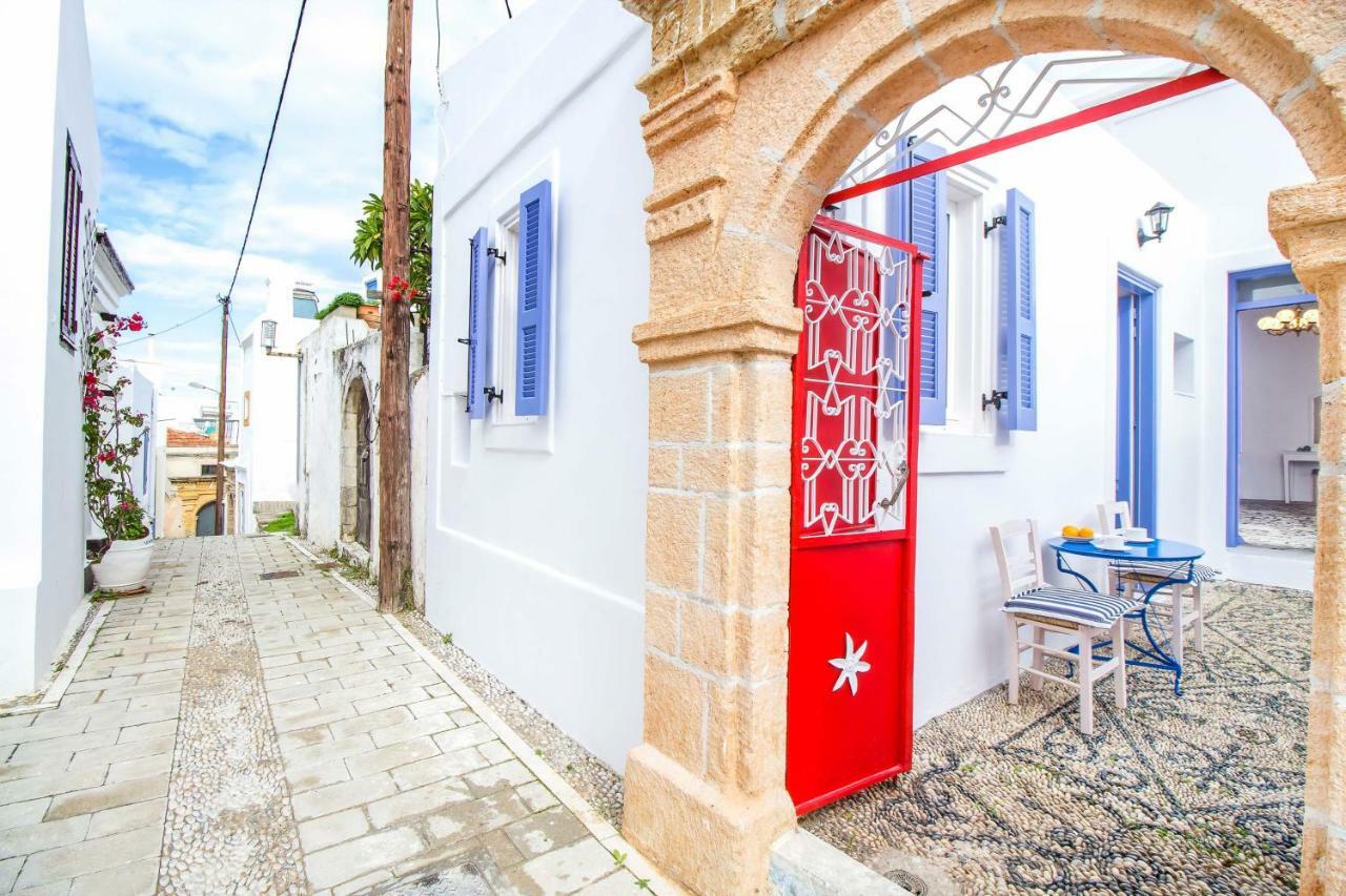 The Red Door In Koskinou Koskinou  Luaran gambar