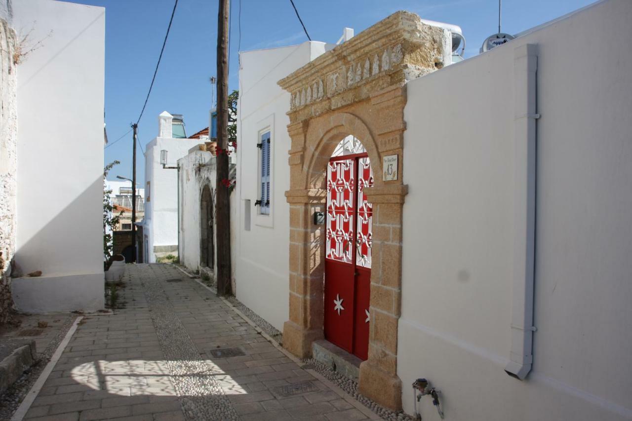 The Red Door In Koskinou Koskinou  Luaran gambar