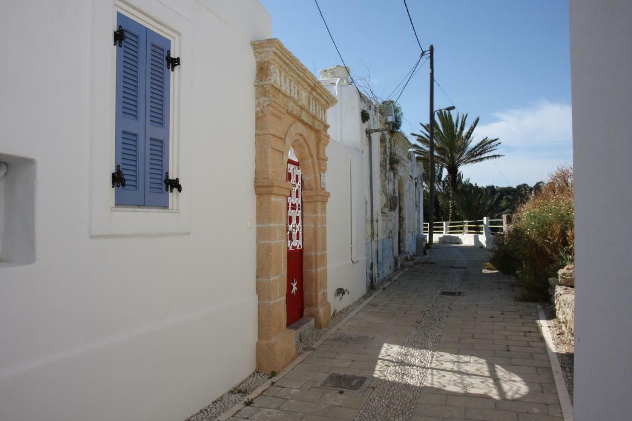 The Red Door In Koskinou Koskinou  Luaran gambar